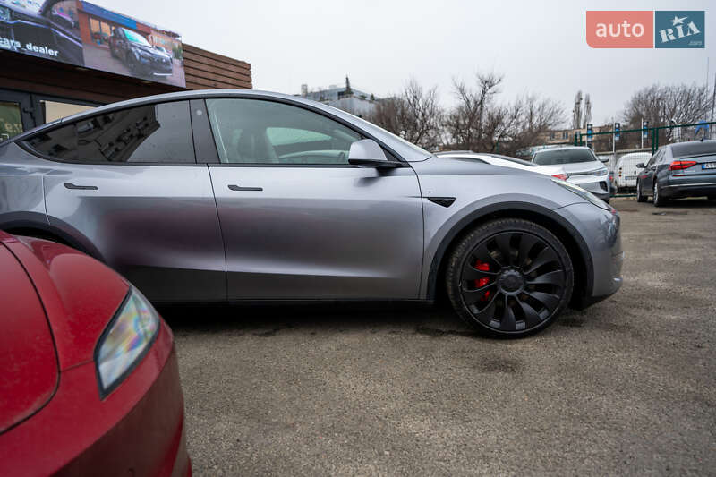 Внедорожник / Кроссовер Tesla Model Y 2023 в Киеве
