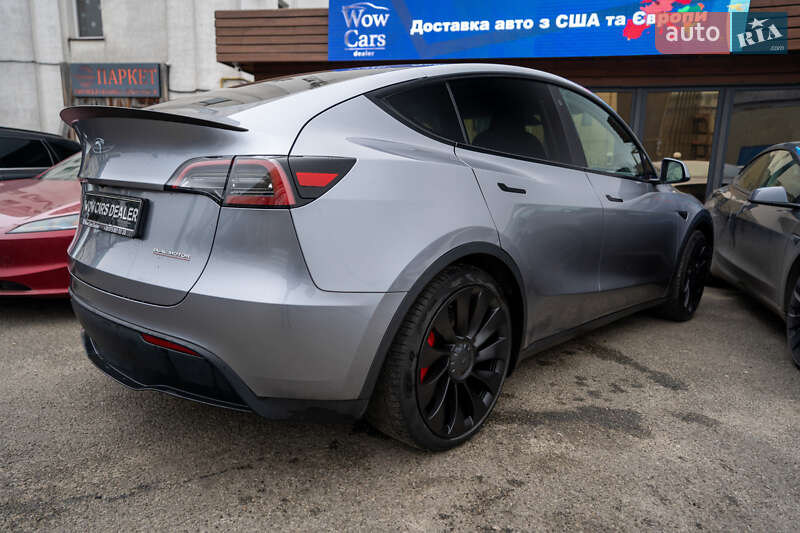 Внедорожник / Кроссовер Tesla Model Y 2023 в Киеве