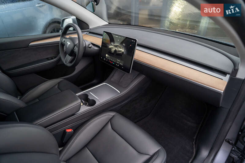 Внедорожник / Кроссовер Tesla Model Y 2023 в Киеве