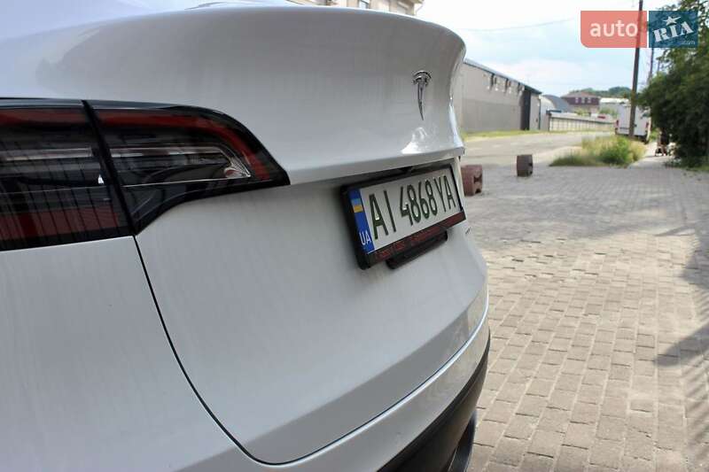 Внедорожник / Кроссовер Tesla Model Y 2021 в Киеве
