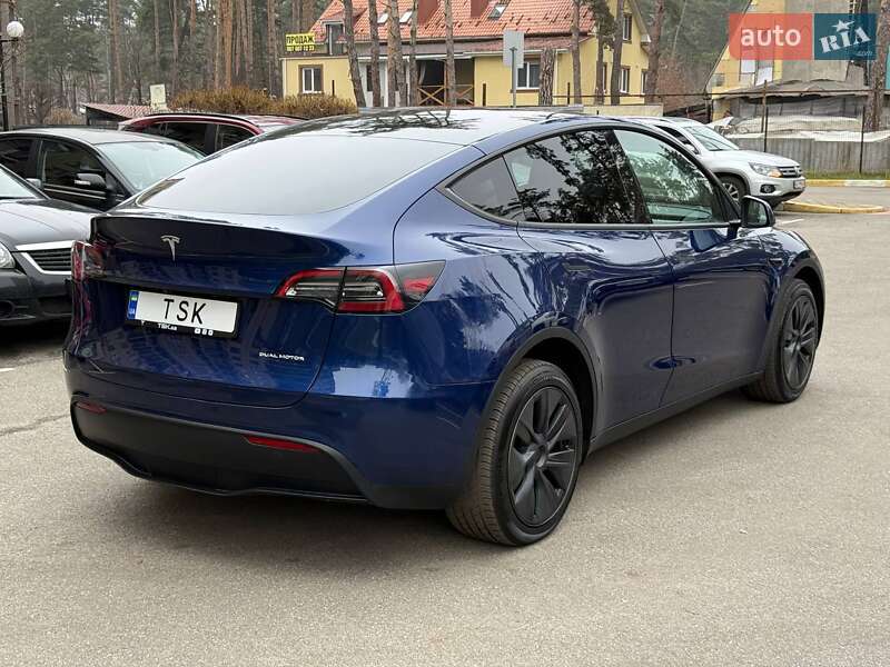 Внедорожник / Кроссовер Tesla Model Y 2024 в Киеве