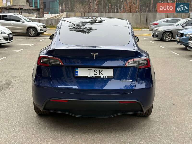 Внедорожник / Кроссовер Tesla Model Y 2024 в Киеве