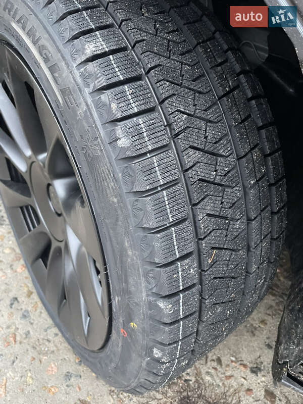 Внедорожник / Кроссовер Tesla Model Y 2024 в Запорожье