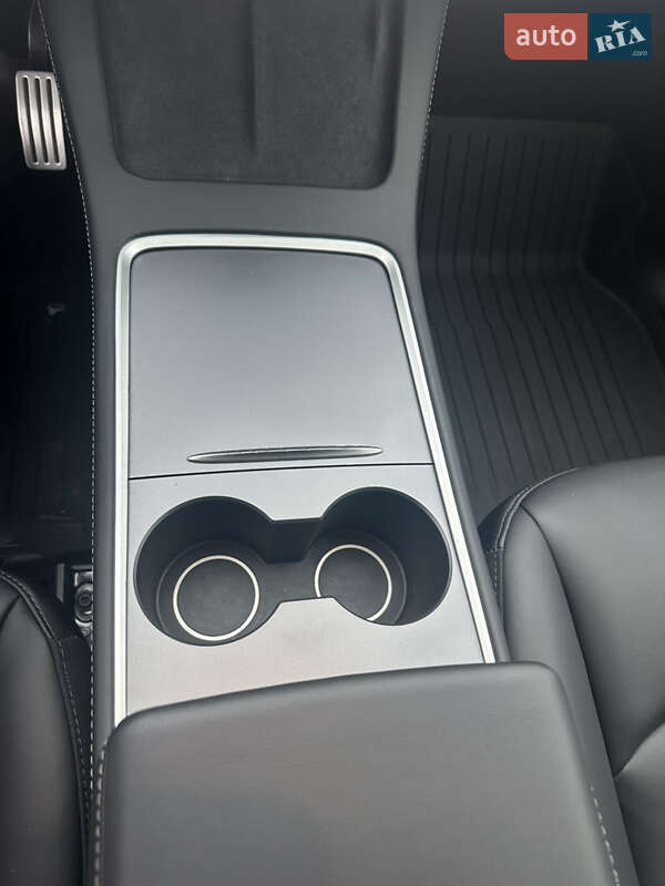 Внедорожник / Кроссовер Tesla Model Y 2024 в Днепре фото 42 Внедорожник / Кроссовер Tesla Model Y 2024 в Днепре