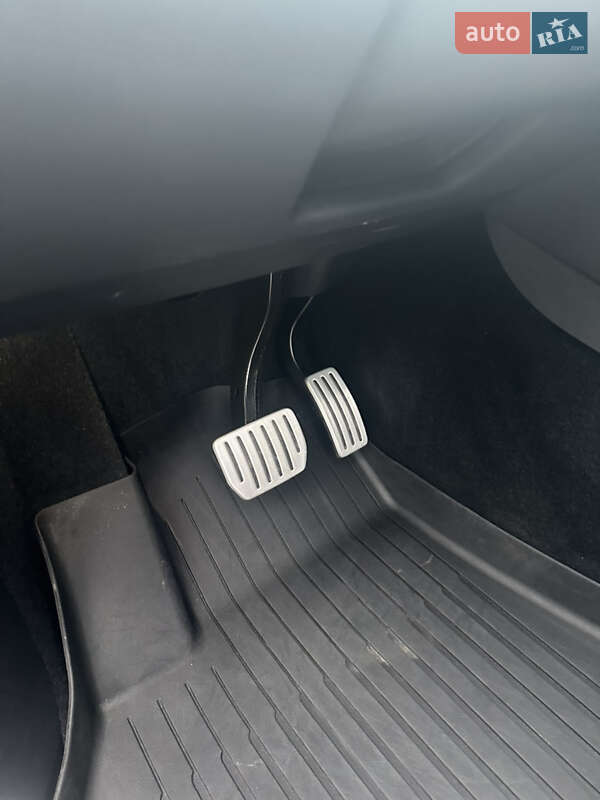 Внедорожник / Кроссовер Tesla Model Y 2024 в Днепре фото 52 Внедорожник / Кроссовер Tesla Model Y 2024 в Днепре