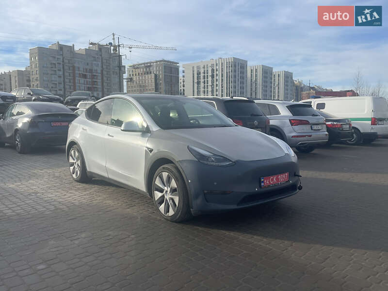 Внедорожник / Кроссовер Tesla Model Y 2021 в Львове