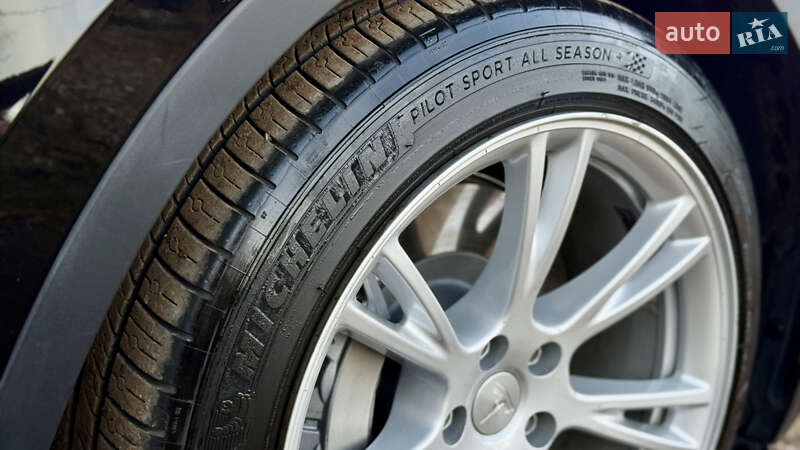 Внедорожник / Кроссовер Tesla Model Y 2021 в Львове