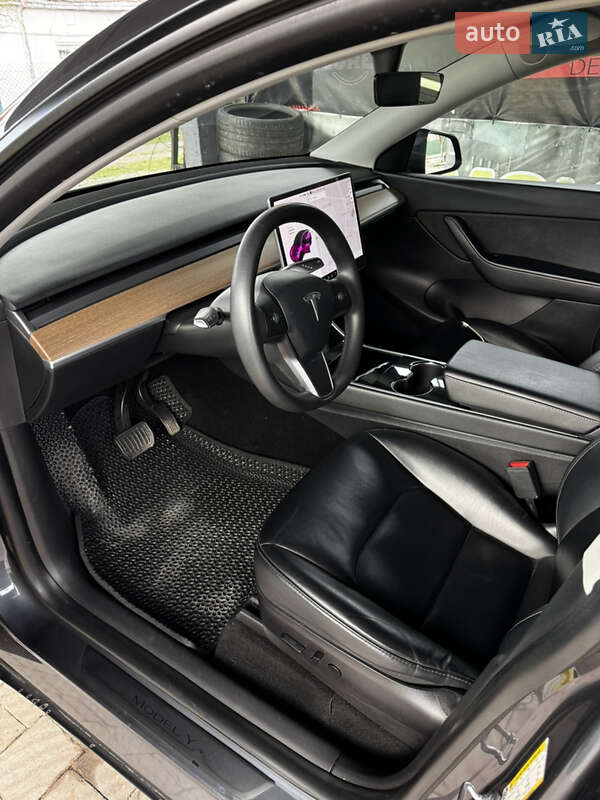 Внедорожник / Кроссовер Tesla Model Y 2020 в Львове