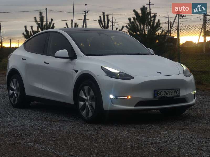 Внедорожник / Кроссовер Tesla Model Y 2023 в Львове