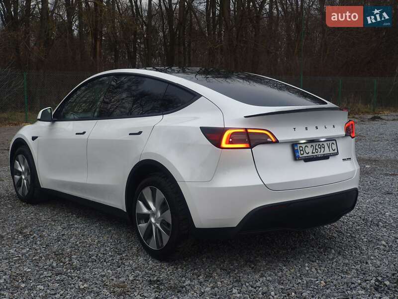 Внедорожник / Кроссовер Tesla Model Y 2023 в Львове