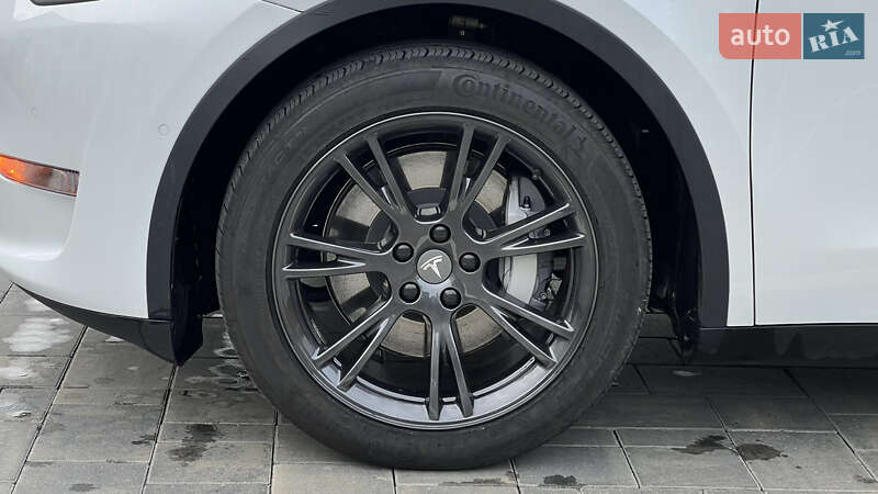 Внедорожник / Кроссовер Tesla Model Y 2021 в Луцке