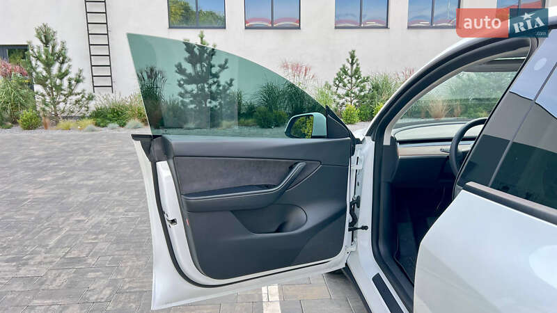 Внедорожник / Кроссовер Tesla Model Y 2021 в Луцке