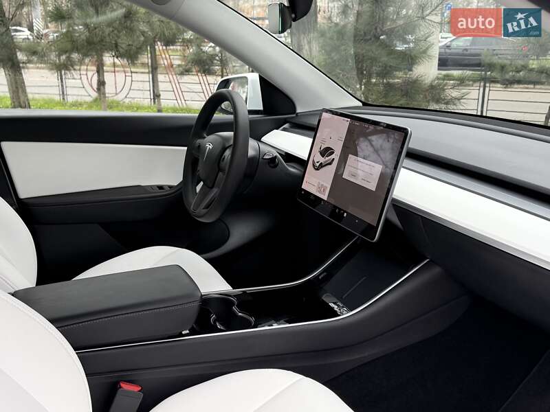 Внедорожник / Кроссовер Tesla Model Y 2020 в Одессе