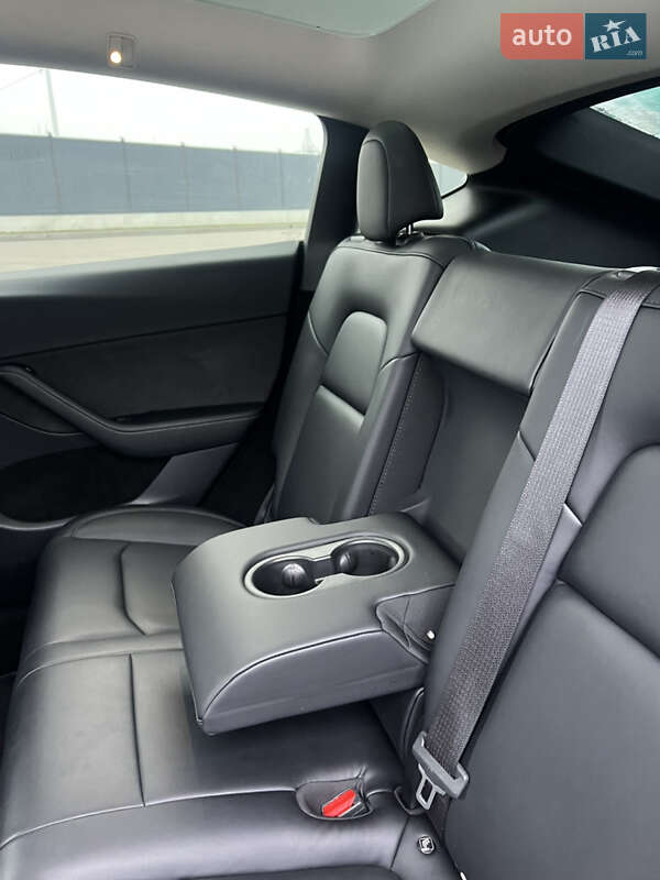 Внедорожник / Кроссовер Tesla Model Y 2023 в Луцке