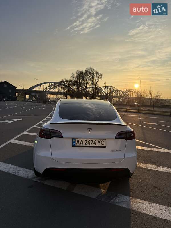 Внедорожник / Кроссовер Tesla Model Y 2022 в Киеве