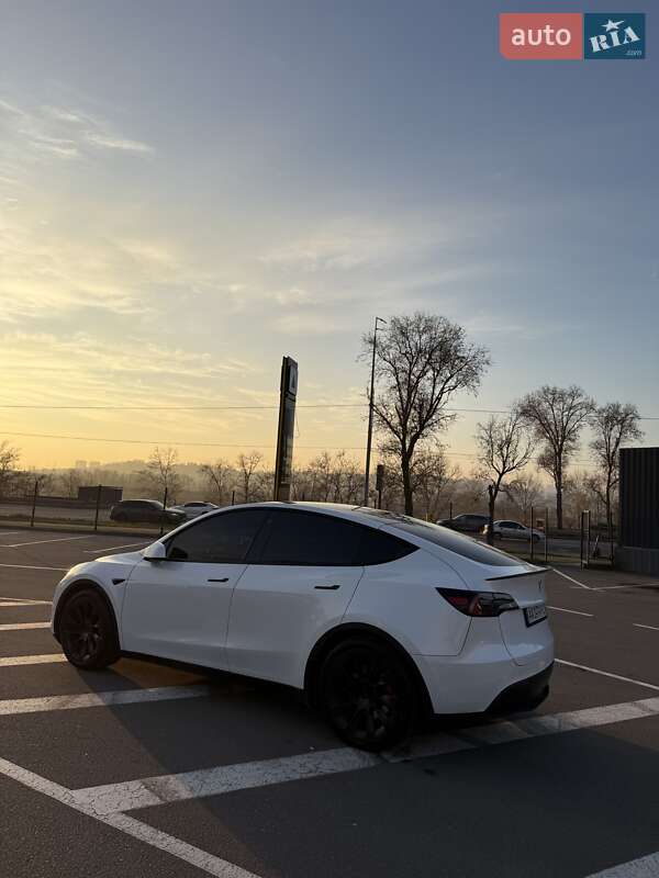 Внедорожник / Кроссовер Tesla Model Y 2022 в Киеве