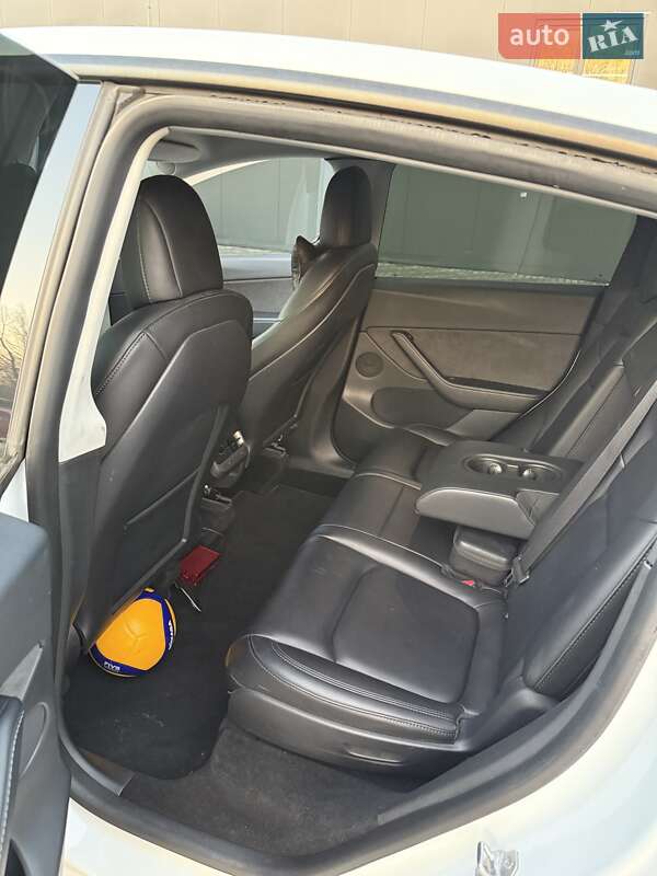 Внедорожник / Кроссовер Tesla Model Y 2022 в Киеве