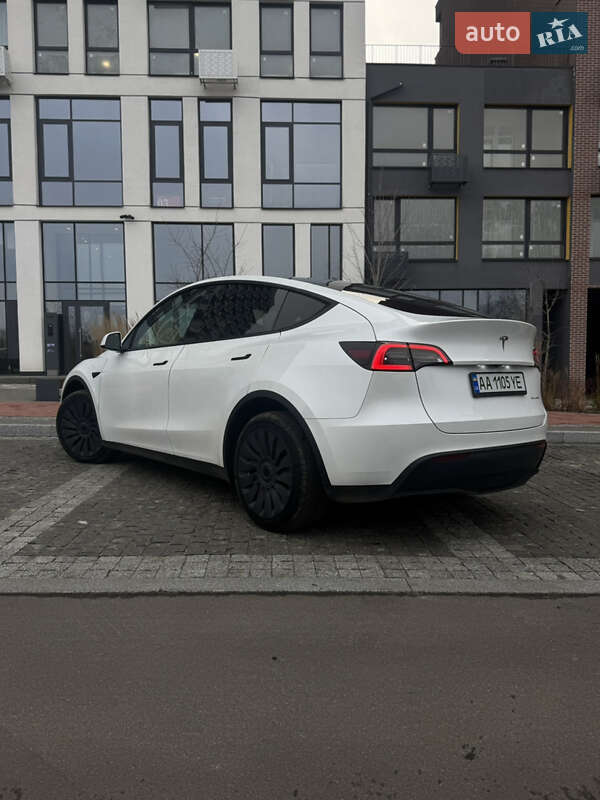 Внедорожник / Кроссовер Tesla Model Y 2023 в Киеве