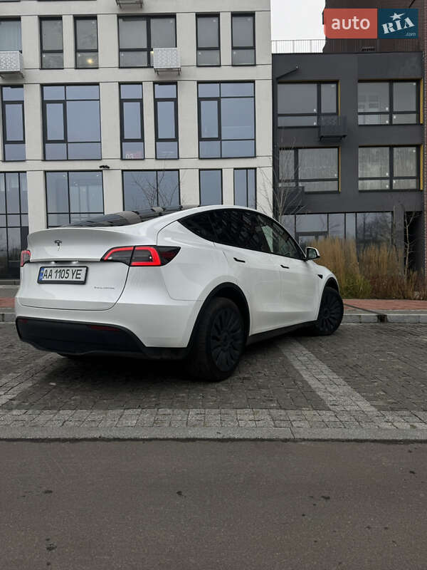 Внедорожник / Кроссовер Tesla Model Y 2023 в Киеве