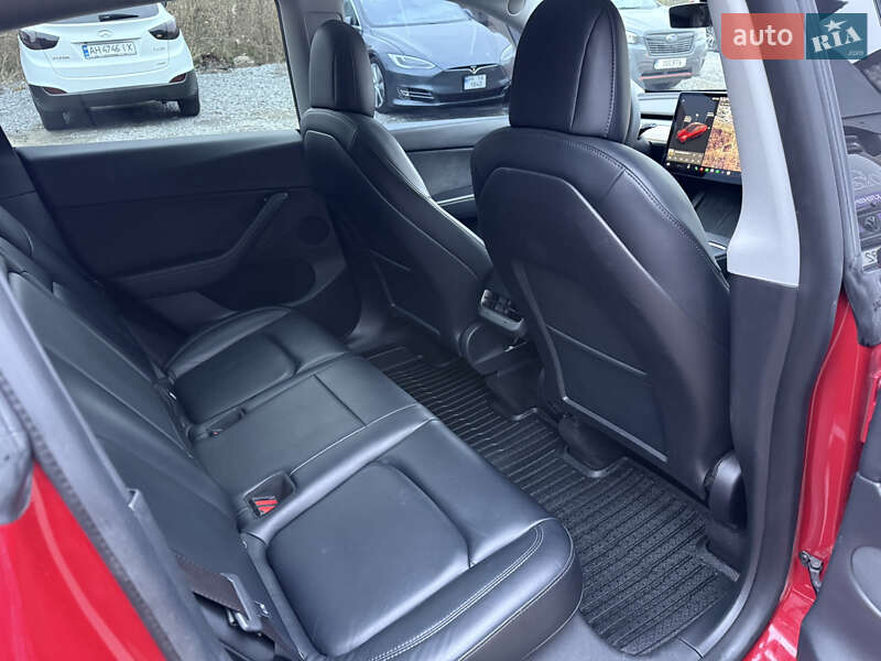 Внедорожник / Кроссовер Tesla Model Y 2021 в Ровно