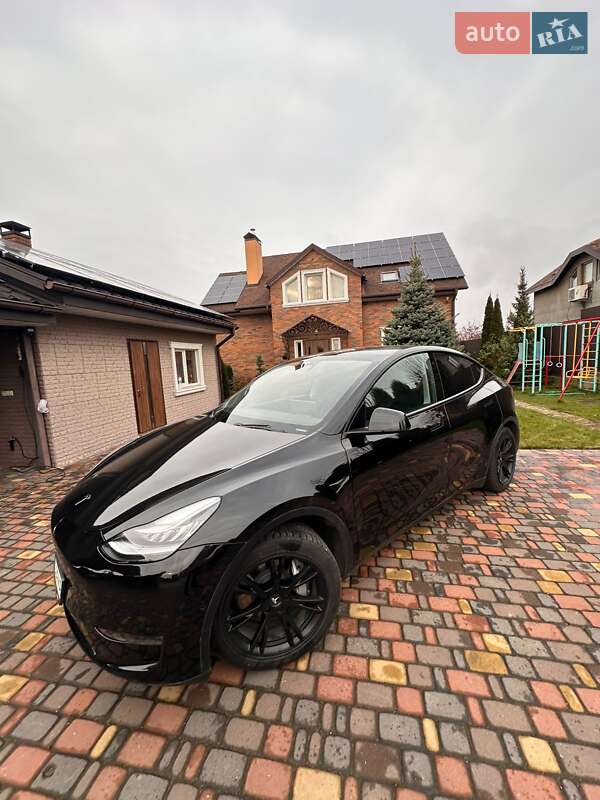 Внедорожник / Кроссовер Tesla Model Y 2021 в Киеве