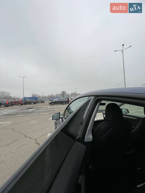Внедорожник / Кроссовер Tesla Model Y 2023 в Киеве
