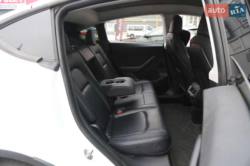 Позашляховик / Кросовер Tesla Model Y 2021 в Києві