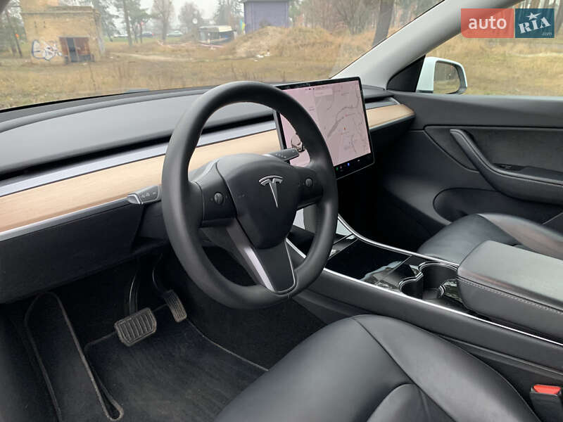 Внедорожник / Кроссовер Tesla Model Y 2020 в Киеве