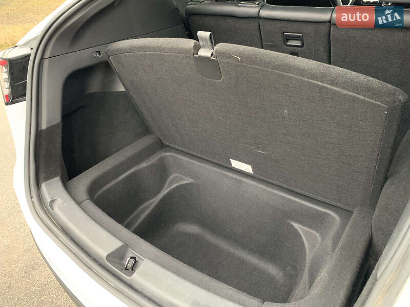 Внедорожник / Кроссовер Tesla Model Y 2020 в Киеве