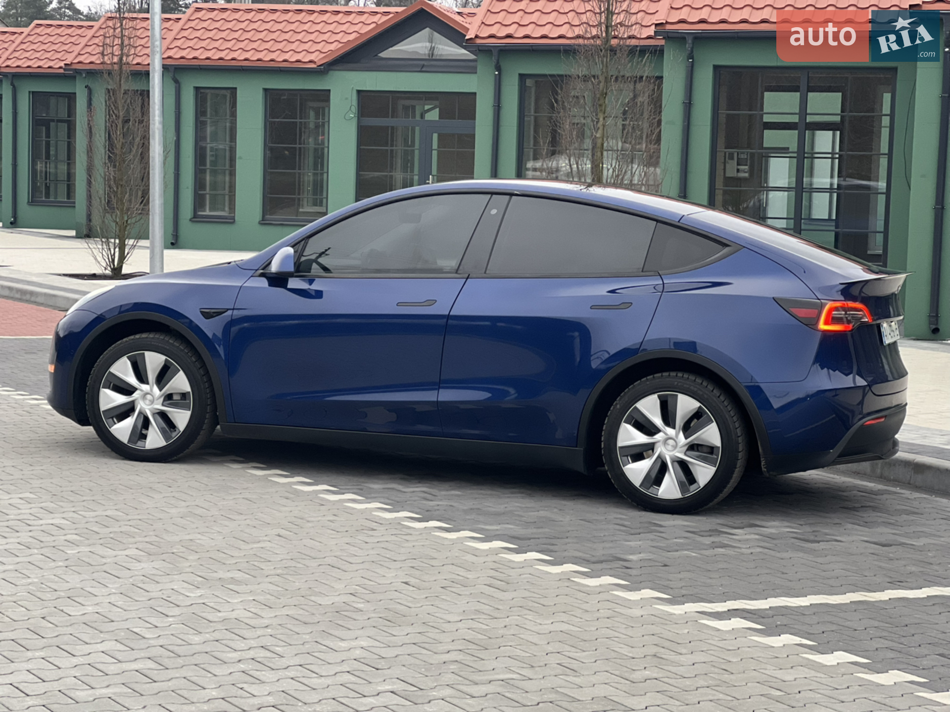 2020 Tesla Model Y - мініатюра 3