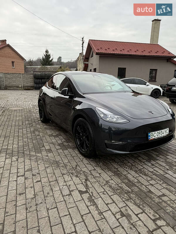 Внедорожник / Кроссовер Tesla Model Y 2024 в Львове