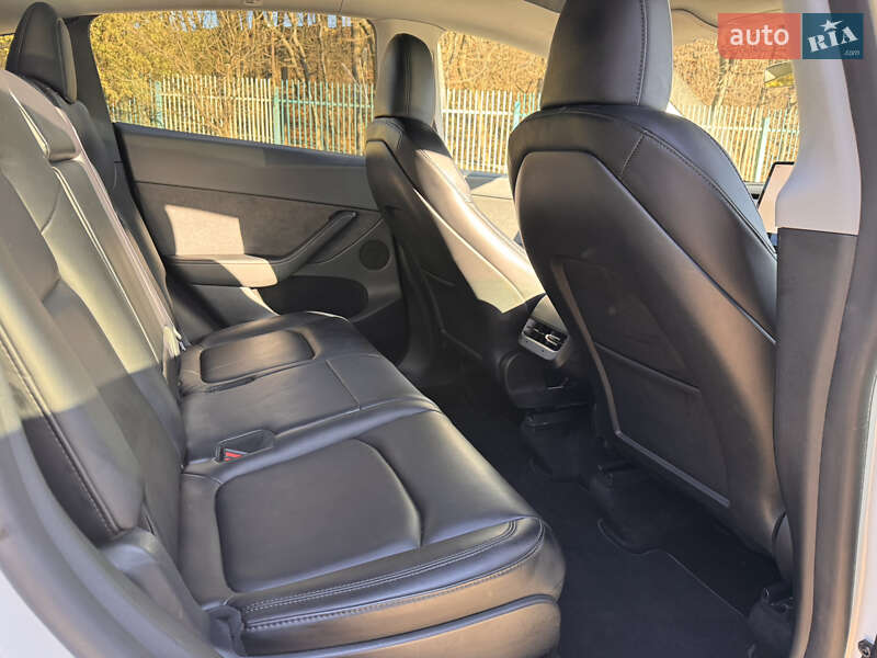 Внедорожник / Кроссовер Tesla Model Y 2023 в Львове