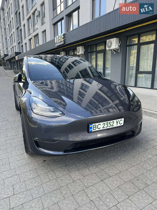 Tesla Model Y 2021