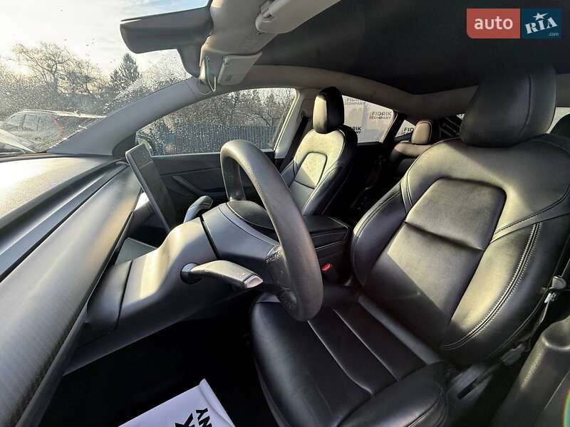 Внедорожник / Кроссовер Tesla Model Y 2021 в Луцке