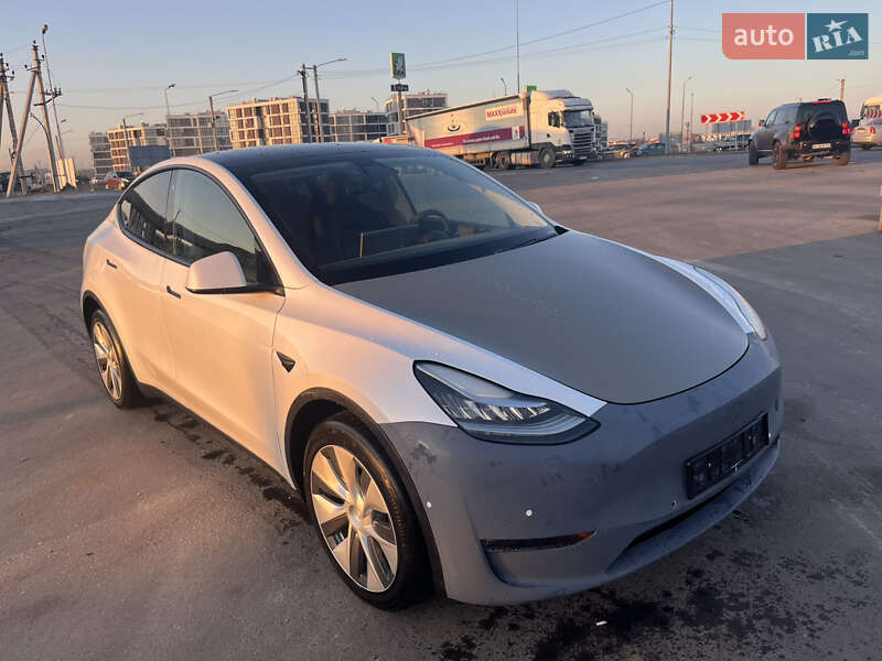 Внедорожник / Кроссовер Tesla Model Y 2020 в Львове
