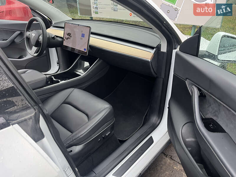 Внедорожник / Кроссовер Tesla Model Y 2020 в Львове