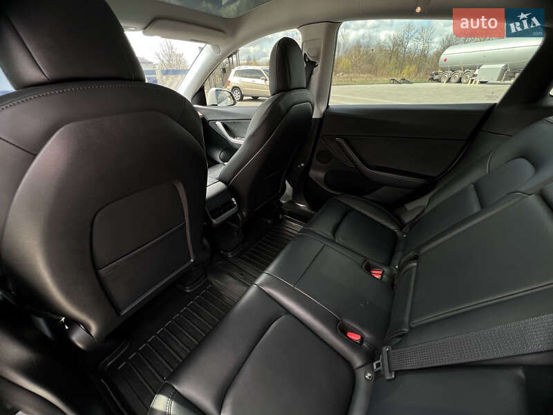 Внедорожник / Кроссовер Tesla Model Y 2022 в Львове