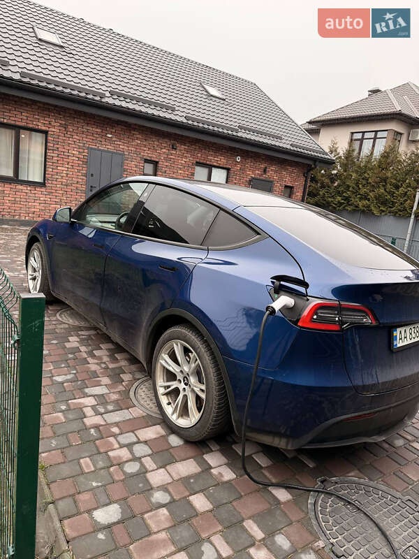 Внедорожник / Кроссовер Tesla Model Y 2021 в Киеве