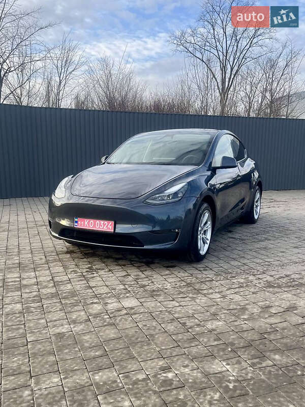 Tesla Model Y 2023