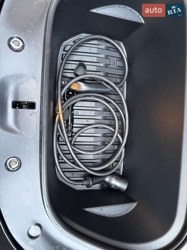 Внедорожник / Кроссовер Tesla Model Y 2021 в Львове