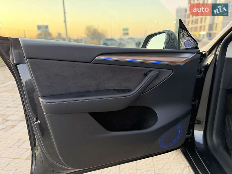 Позашляховик / Кросовер Tesla Model Y 2024 в Львові