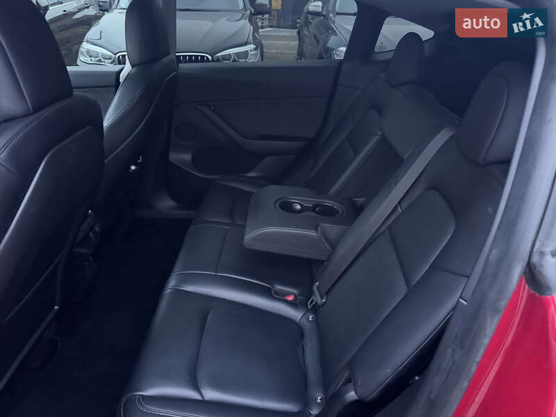 Внедорожник / Кроссовер Tesla Model Y 2021 в Ивано-Франковске