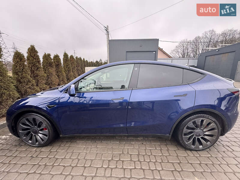 Позашляховик / Кросовер Tesla Model Y 2022 в Львові