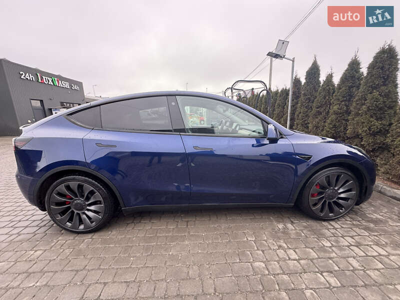 Позашляховик / Кросовер Tesla Model Y 2022 в Львові