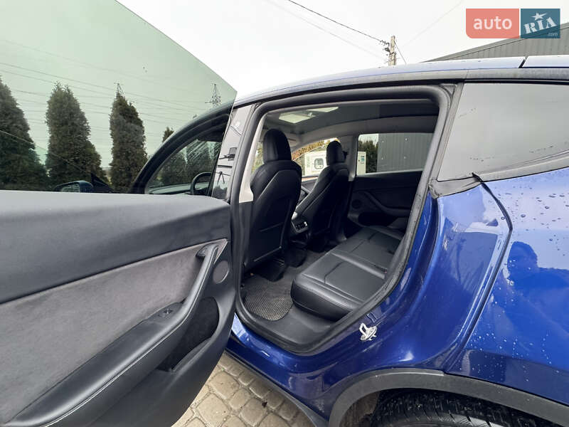 Позашляховик / Кросовер Tesla Model Y 2022 в Львові