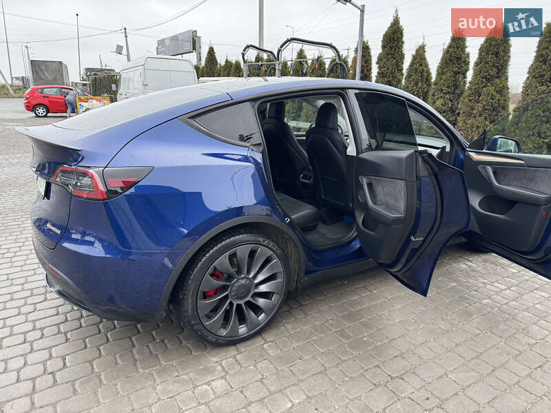 Позашляховик / Кросовер Tesla Model Y 2022 в Львові