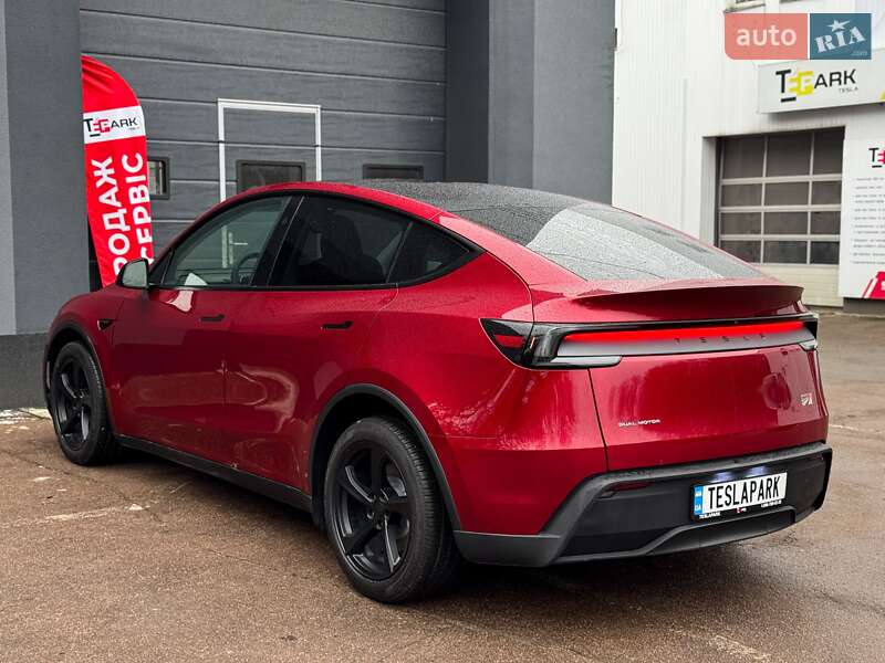 Внедорожник / Кроссовер Tesla Model Y 2025 в Киеве