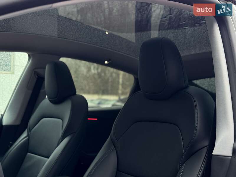 Внедорожник / Кроссовер Tesla Model Y 2025 в Киеве