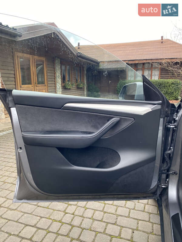 Внедорожник / Кроссовер Tesla Model Y 2024 в Львове