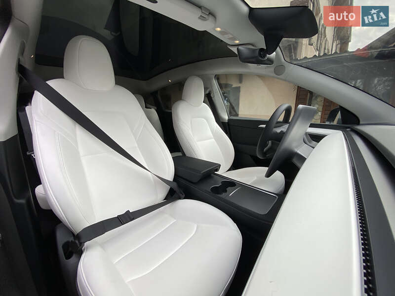 Внедорожник / Кроссовер Tesla Model Y 2024 в Львове